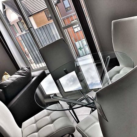 Amazing & Spacious 2 Bed 2 Bath Luxury Apartment With Balcony Free Wifi Sleeps 6 Bushey Exterior foto